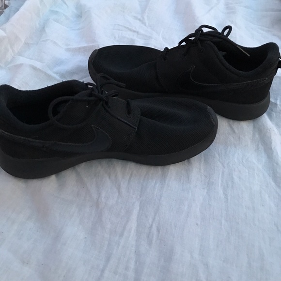 Nike kids shoes - Picture 2 of 4